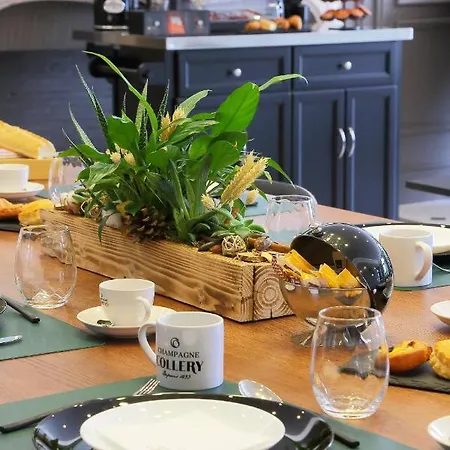 Гостевой дом Les Du Champagne Collery 4*