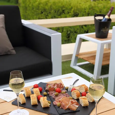 Les Du Champagne Collery Gasthuis 4*
