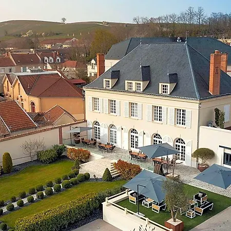 Les Du Champagne Collery Pensionat 4*