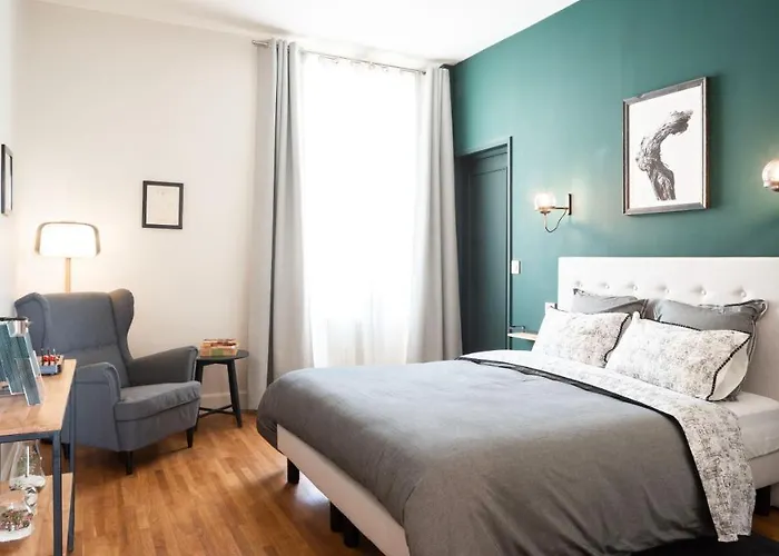 Les Du Champagne Collery Guest house 4*