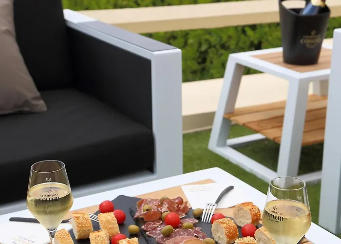 Les Du Champagne Collery Guest house 4*